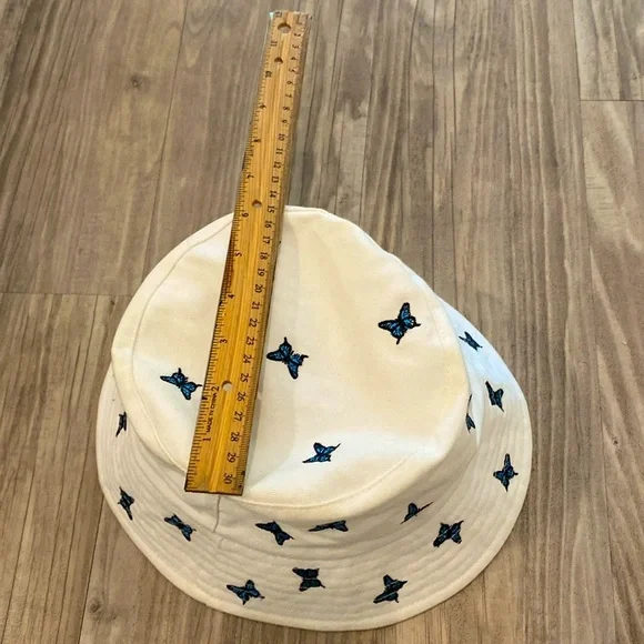 (GOOD CONDITION) Forever 21 girls bucket hat w/blue butterflies 🦋!! (One size) - Picture 9 of 16